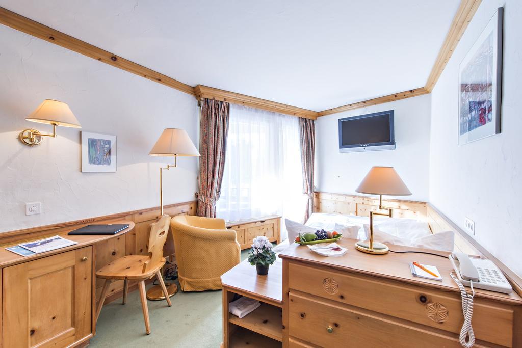 Quadratscha Alpenhotel Samedan Esterno foto